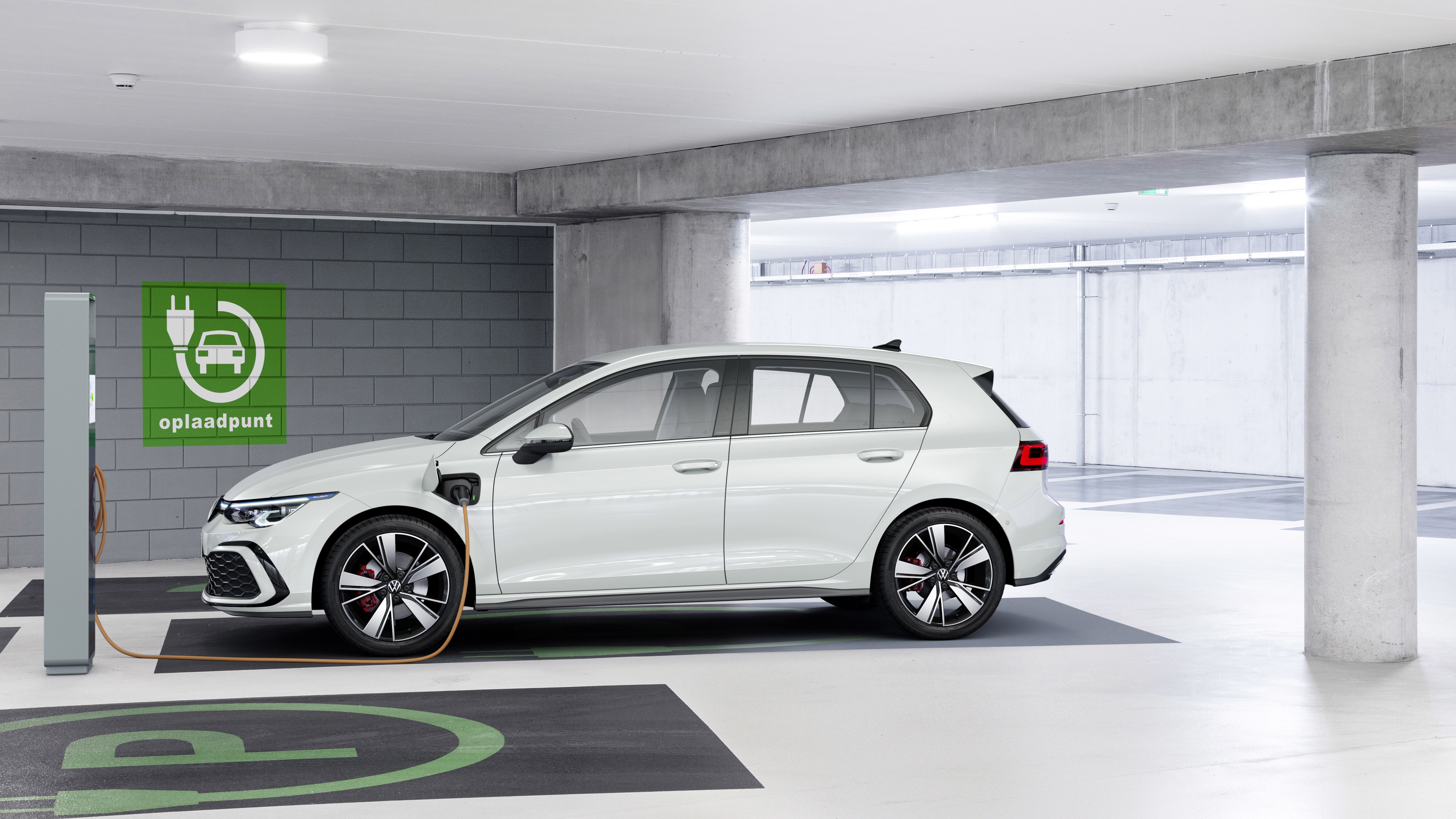 VW GTE Is the 242-HP Performance Version of New Golf