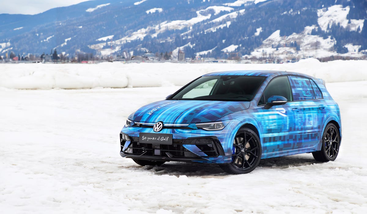 2025 Volkswagen Golf R Previewed with Similar Updates as the GTI