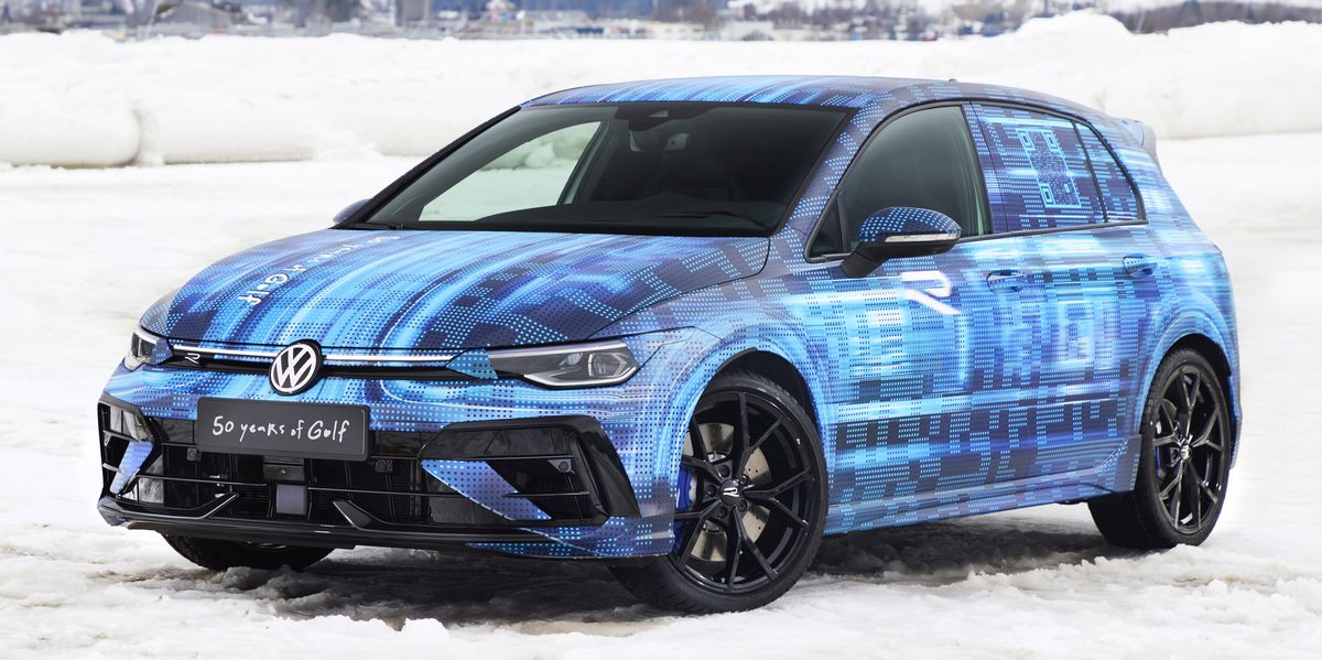 2025 Volkswagen Golf R Previewed with Similar Updates as the GTI
