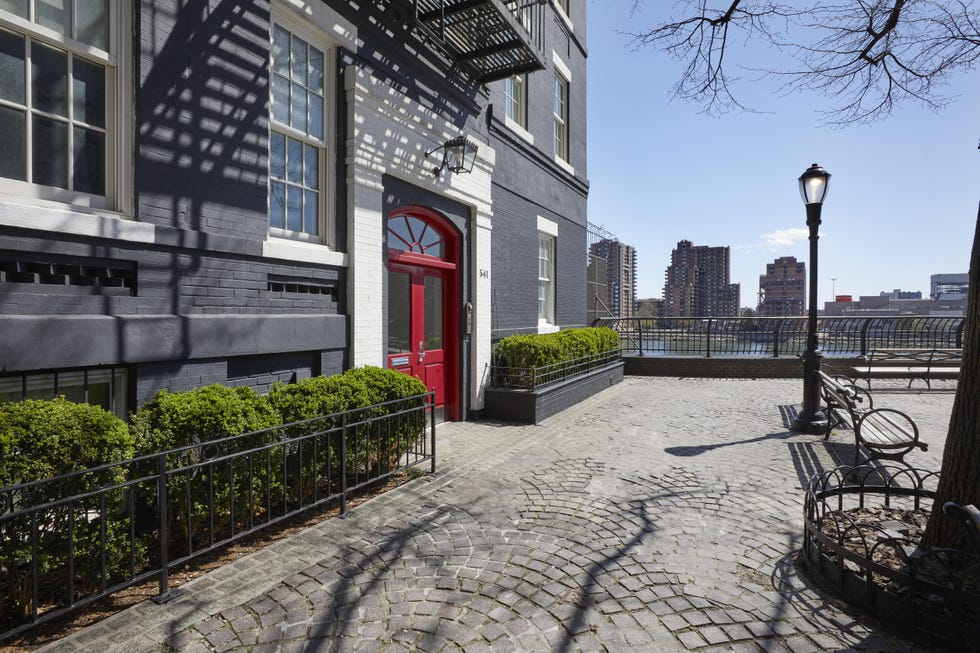 exterior of plimpton home