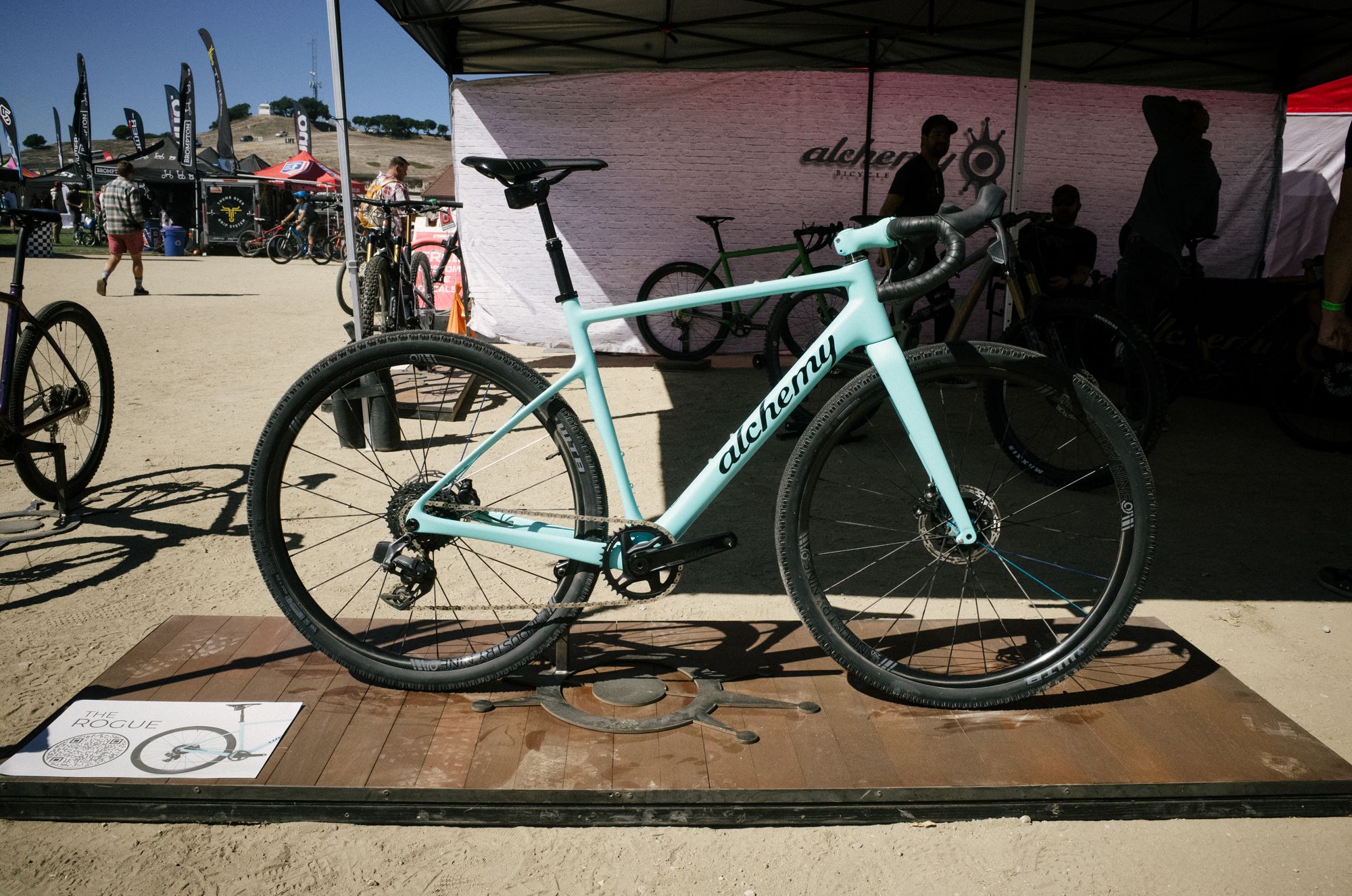 Alchemy’s new Rogue is a carbon gravel bike with clearance for 700 x 50c tires, plus it’s got fender mounts! 