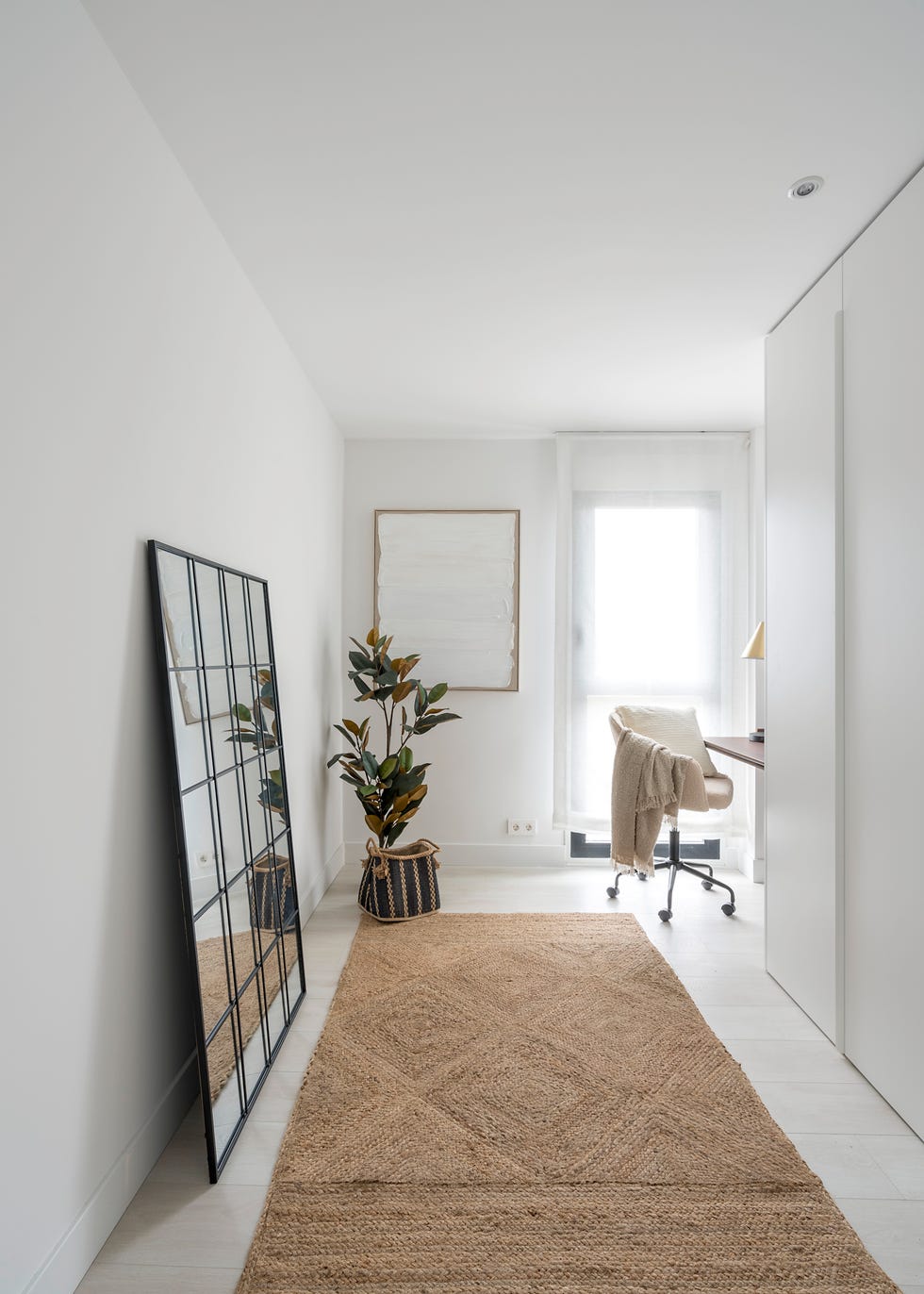 una transformacion sorprendente, de espacios oscuros a una vivienda luminosa y funcional en bilbao