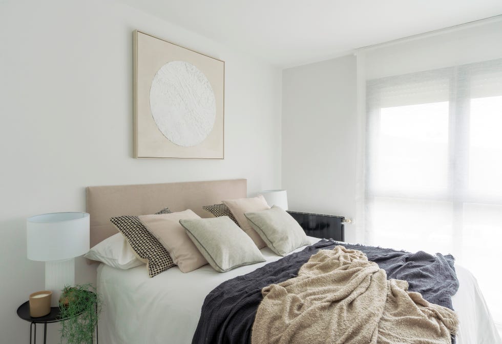 una transformacion sorprendente, de espacios oscuros a una vivienda luminosa y funcional en bilbao