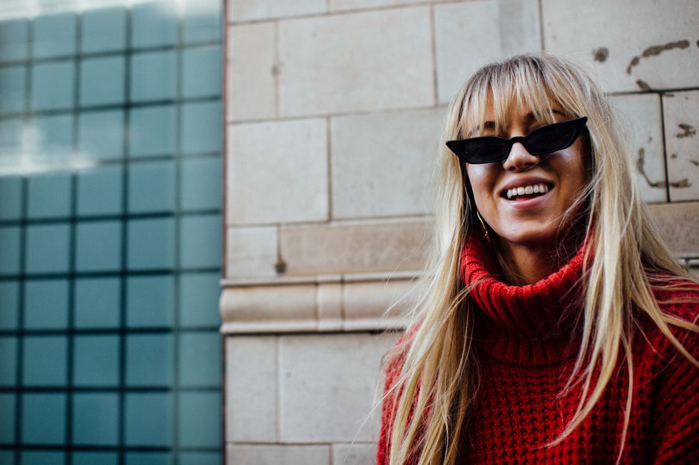 Eyewear, Hair, Sunglasses, Face, Glasses, Facial expression, Street fashion, Red, Cool, Plaid, 