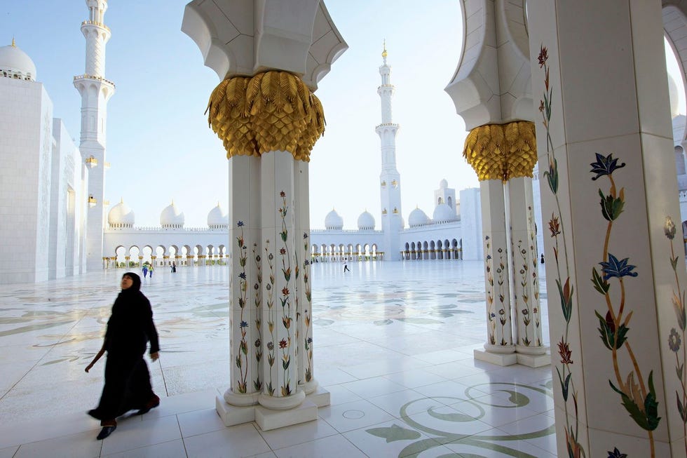 De Sjeik Zayedmoskee in Abu Dhabi is een van de grootste ter wereld