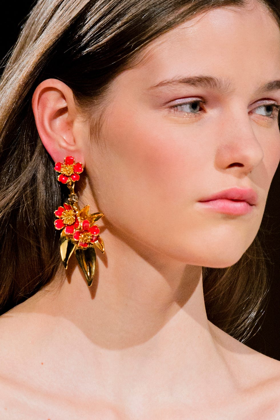 Hair, Face, Ear, Chin, Hairstyle, Earrings, Lip, Beauty, Skin, Cheek, 