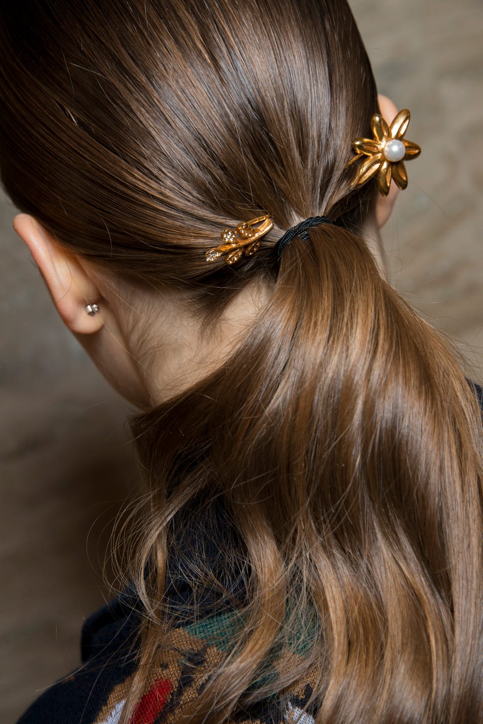 Hair, Hairstyle, Hair accessory, Headpiece, Beauty, Long hair, Brown hair, Fashion accessory, Headgear, Chignon, 