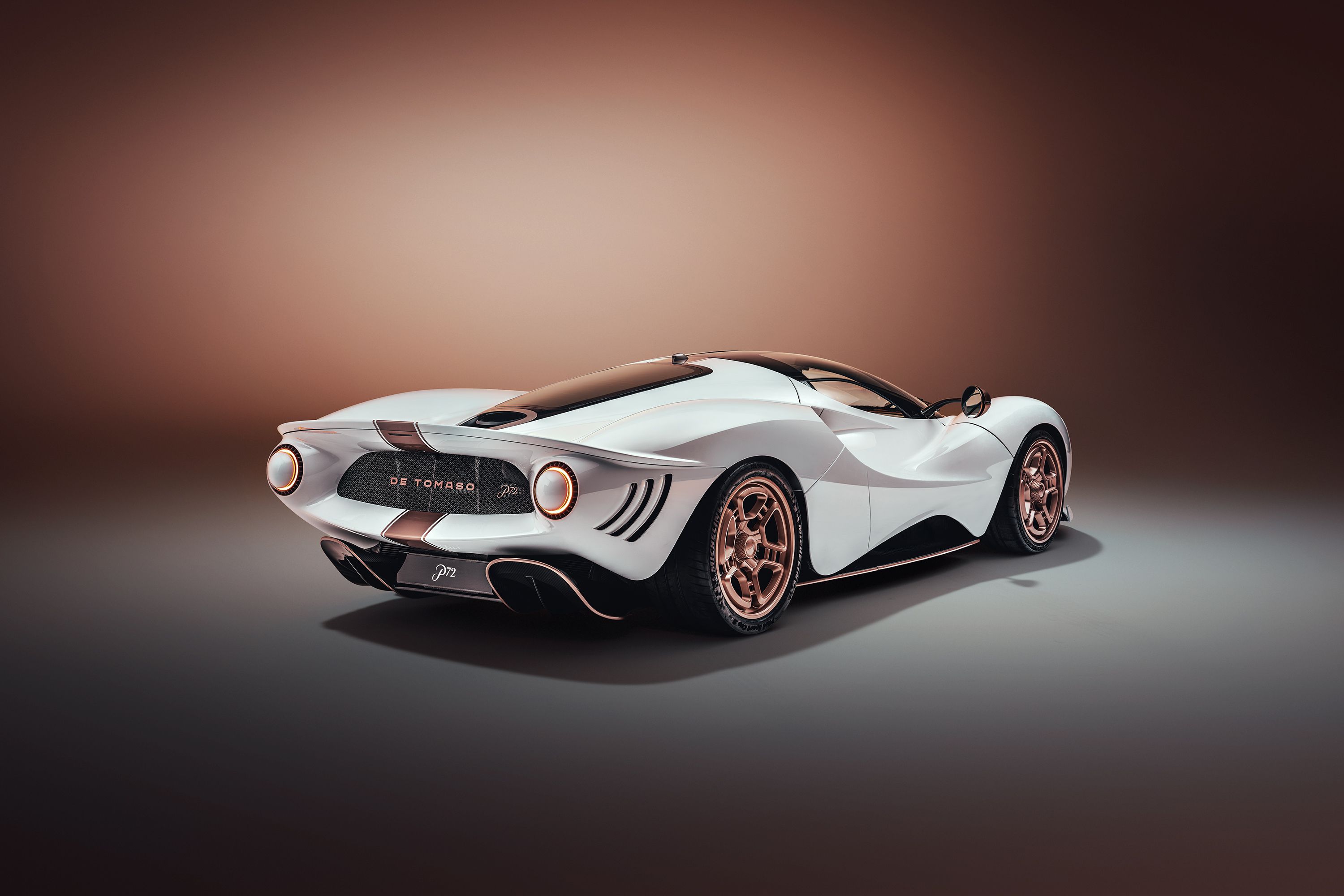 De Tomaso P72, with 700 horsepower V8 and retro look, will hit the roads in 2025