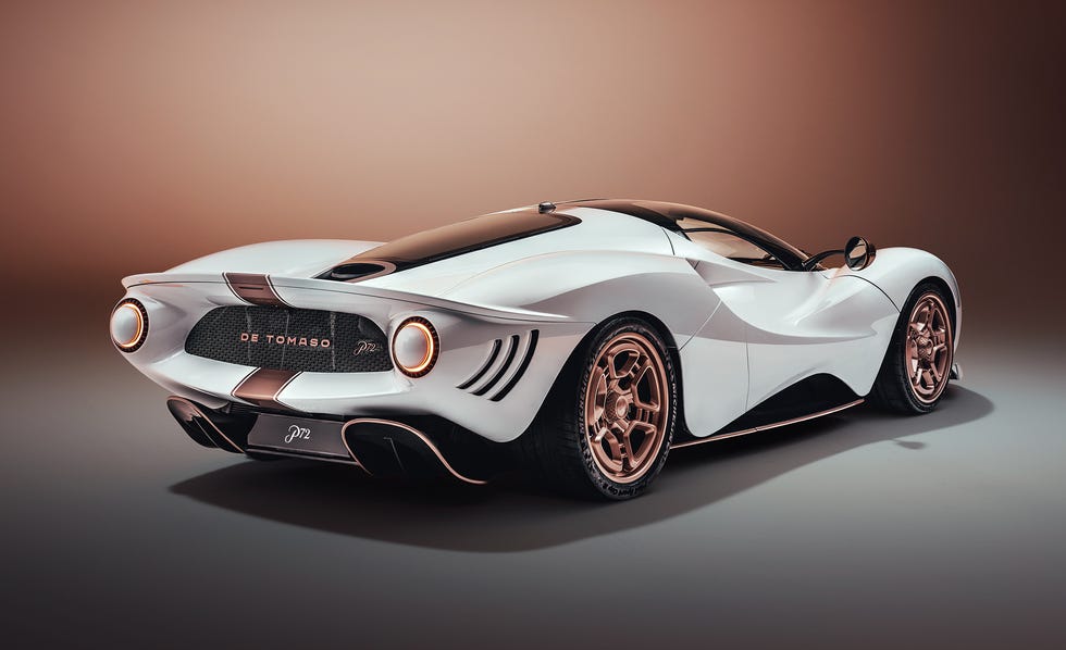 از مدل تولیدی ماشین De Tomaso P72 غرق در لذت شوید.