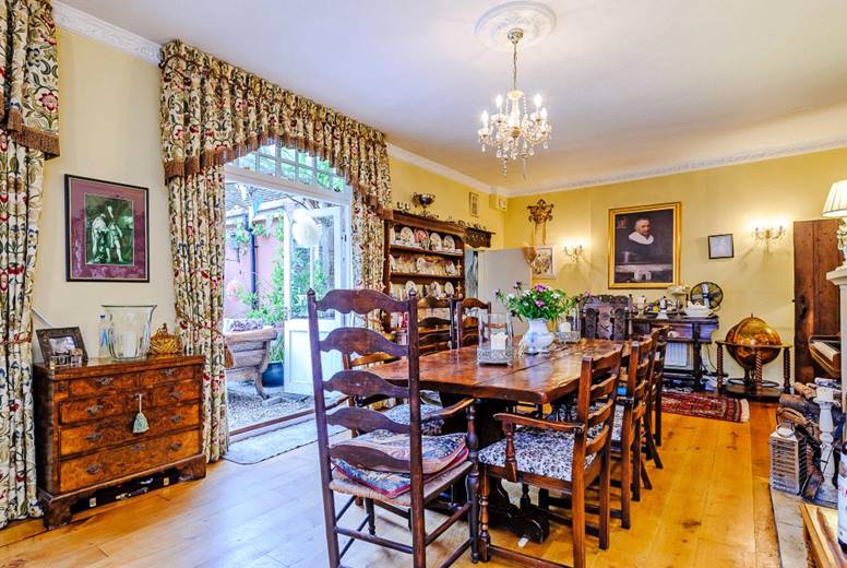 Property, Room, Building, Dining room, Interior design, Furniture, Ceiling, Real estate, House, Home, 