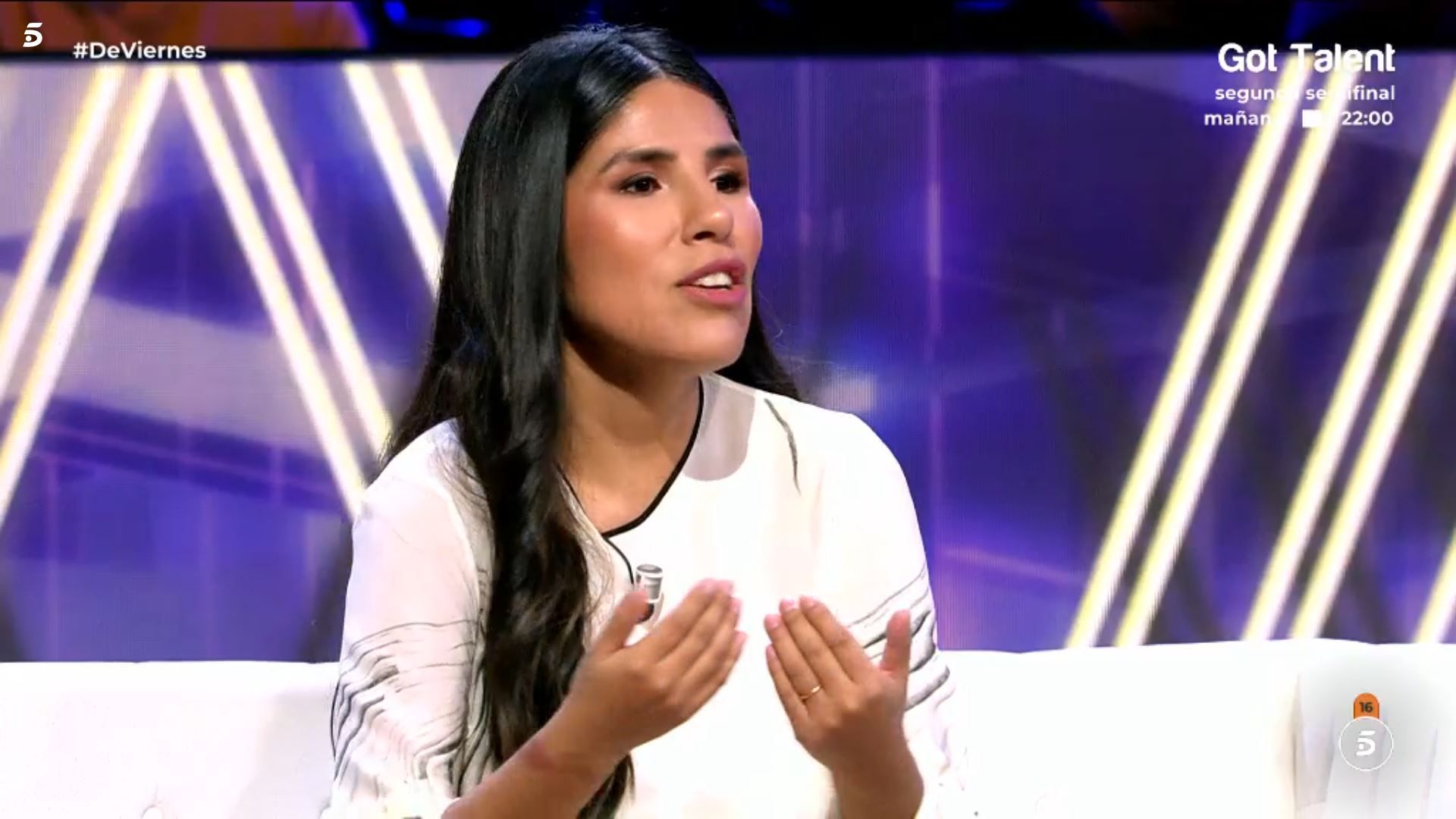 La fuerte crítica de Isa Pantoja a Raquel Bollo en 'De viernes': "Por lo  menos, cállate"