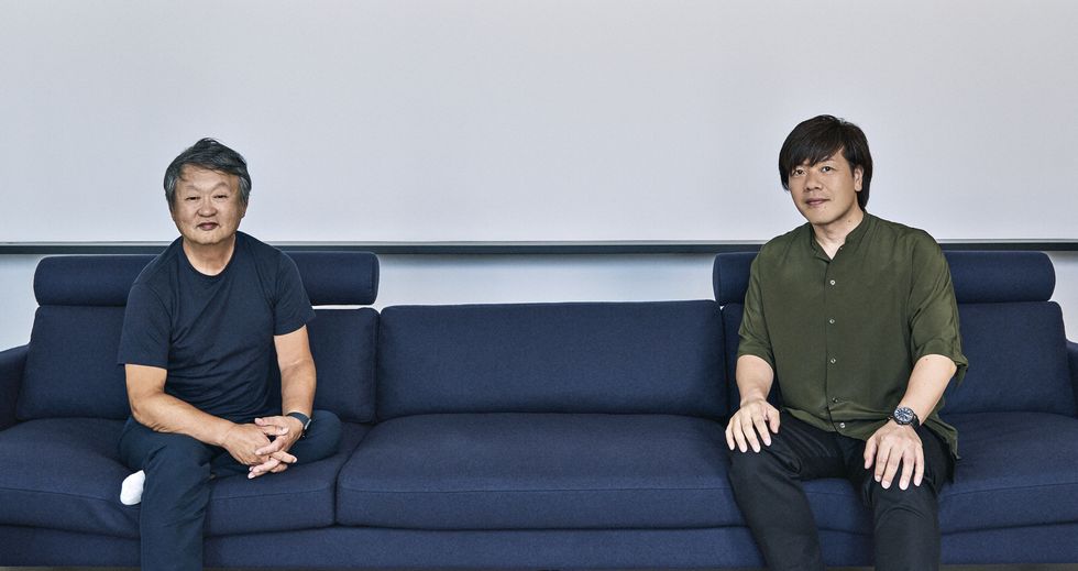 naoto fukasawa and keiichiro hirano sitting on a couch