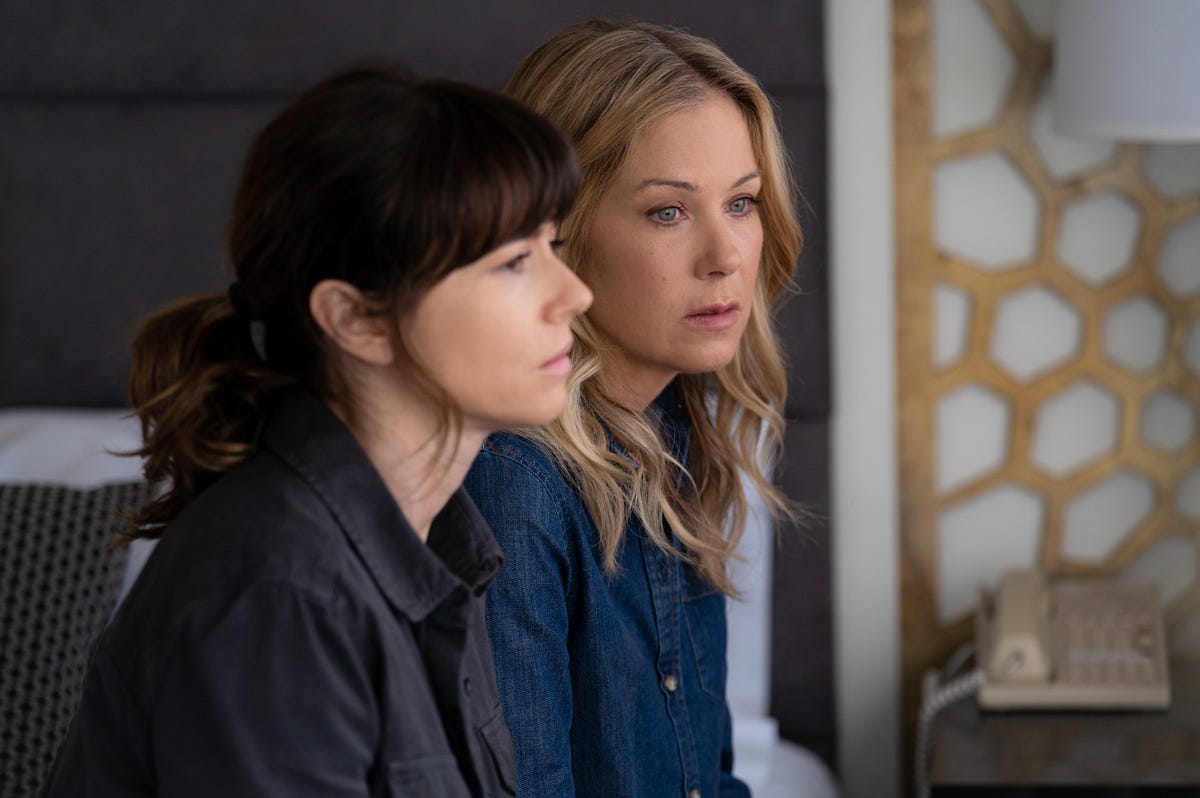 Netflix Review: Christina Applegate Dead to Me Season 2