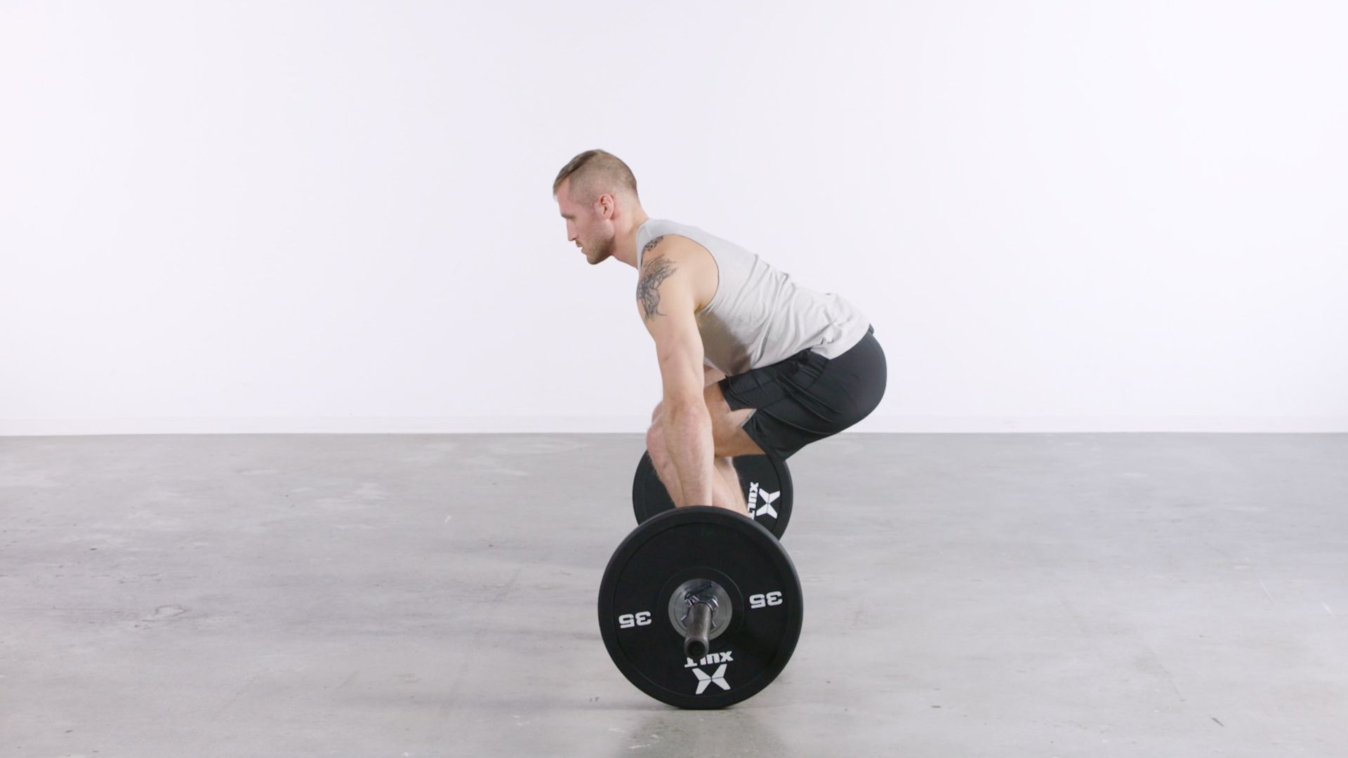 How to Do Deadlifts With Proper Form to Build Strength and Muscle