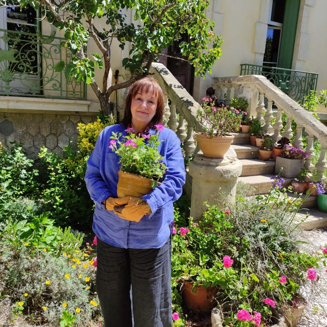 debora robertson gardens