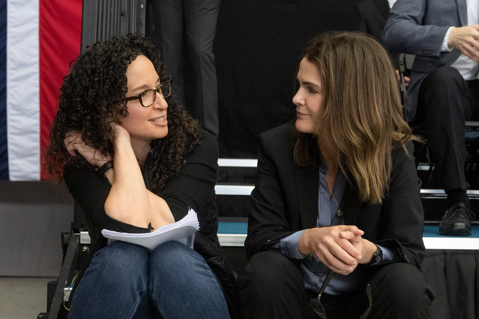 debora cahn and keri russell on the set of the diplomat