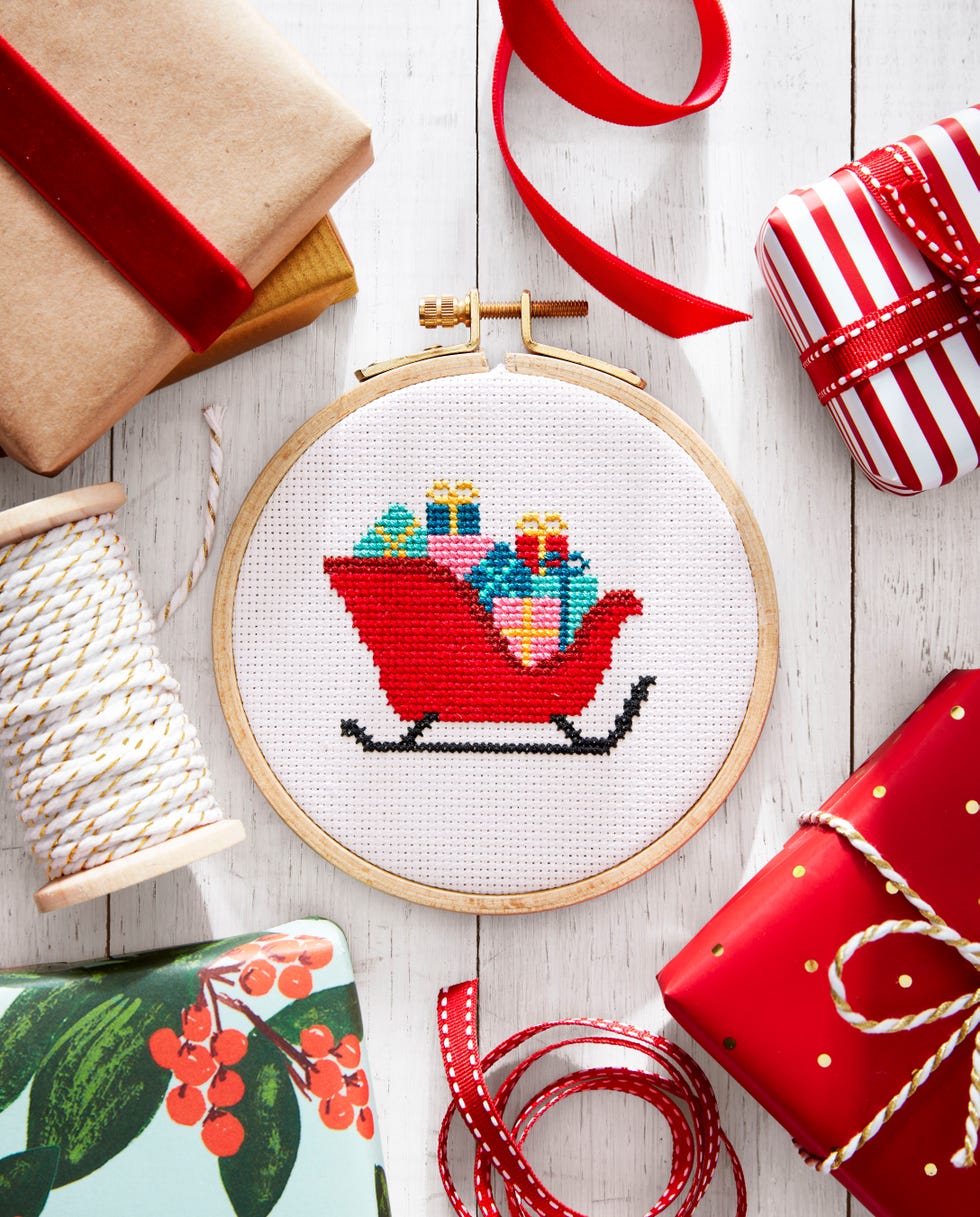 December Cross Stitch Sleigh