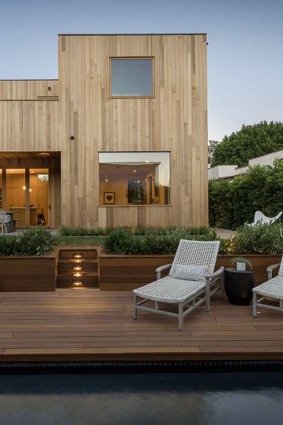 deck with stair lights