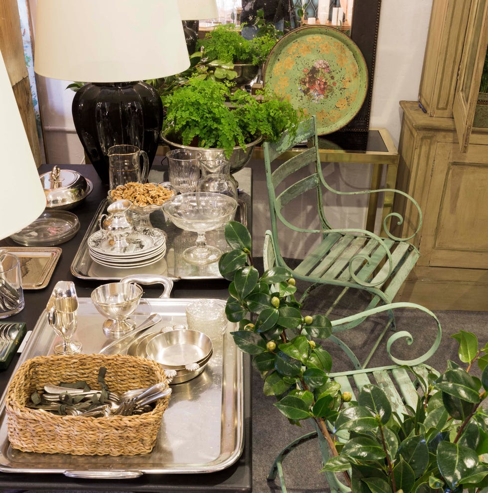 antique and chic
