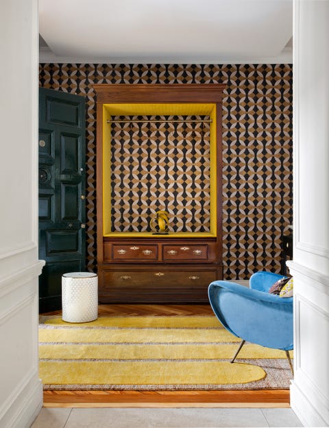 Effects with wallpaper to decorate the walls