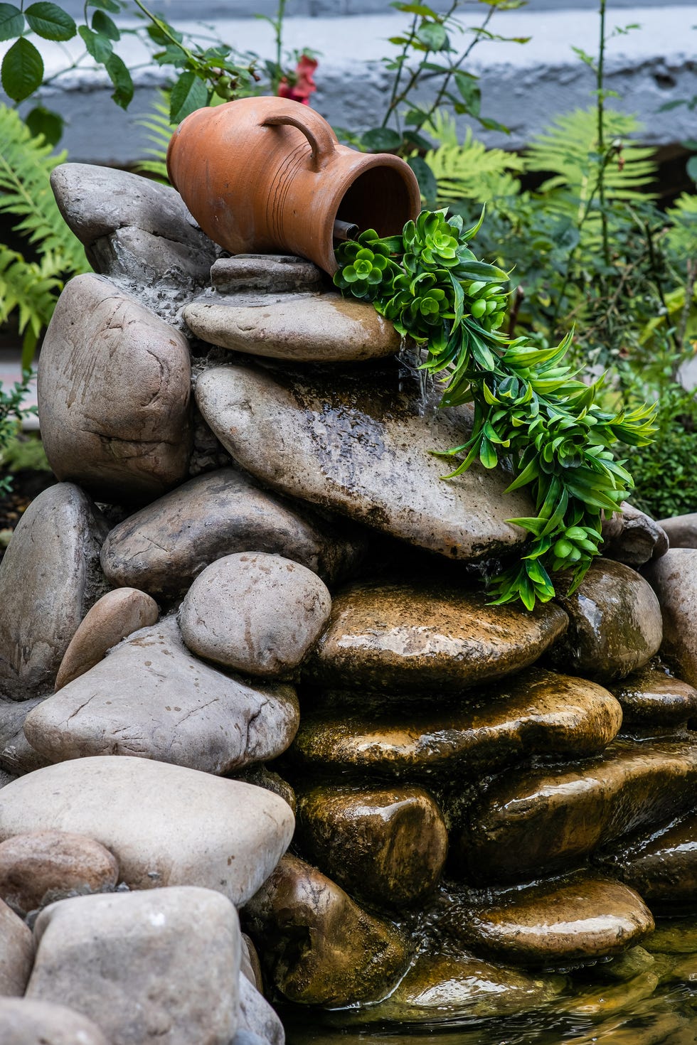 diy water fountains and diy water feature in garden