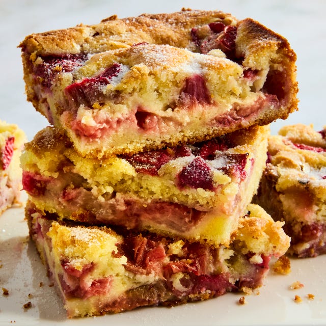 Best Strawberry-Rhubarb Breakfast Cake Recipe - How To Make Breakfast Cake