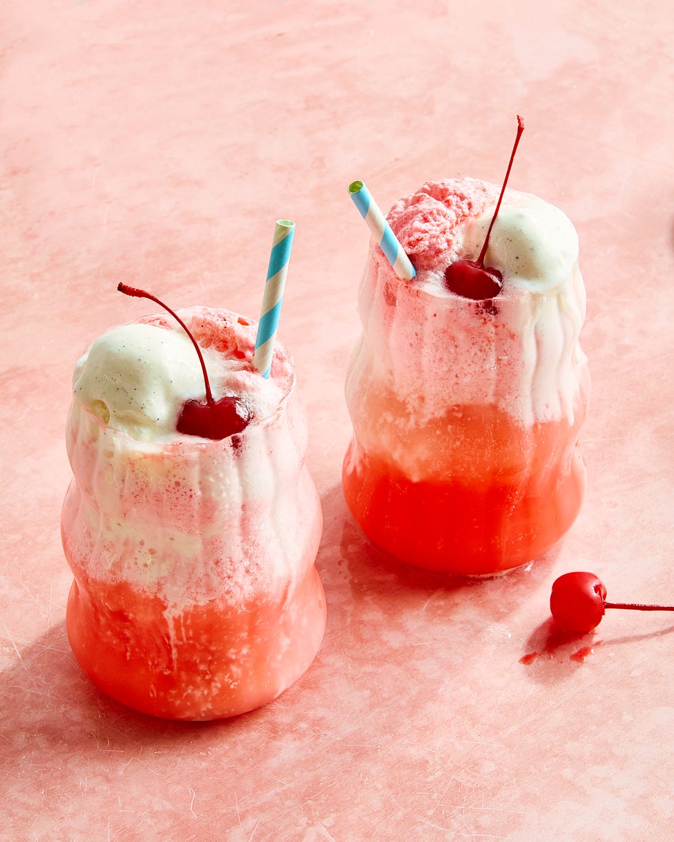 bubbly ginger ale, sweet grenadine, and creamy vanilla ice cream with a maraschino cherry