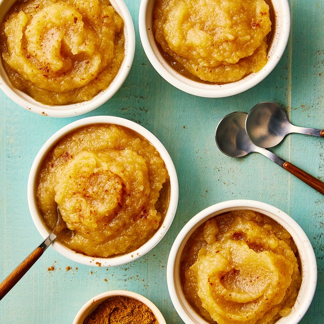 a mix of sweet and tart apples cooked with a little water, apple cider vinegar, and cinnamon and blended until smooth