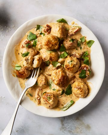 ground chicken and pork with garlic, fresh thyme, and grated parmesan cheese, seared in sundried tomato oil, then tossed in a garlicky, sundried tomato studded cream sauce and topped with torn fresh basil