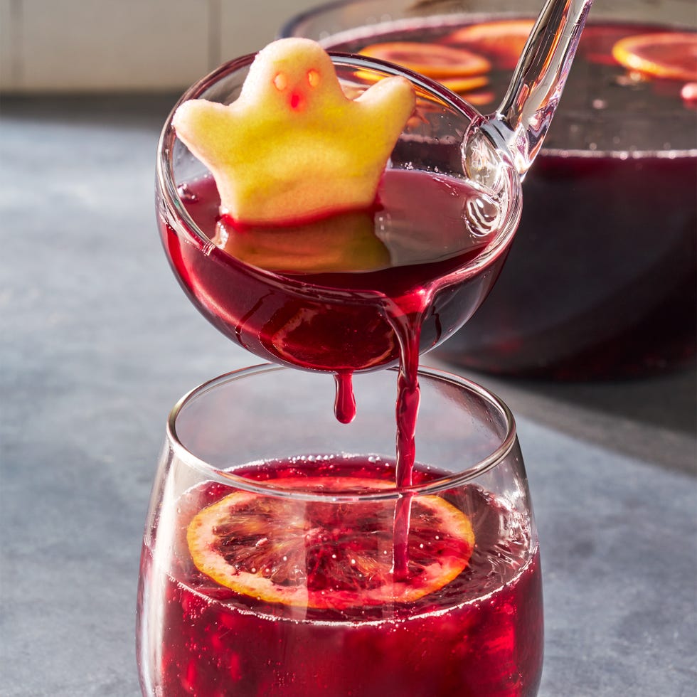 Spooky Blackberry Halloween Sangria With Red Wine