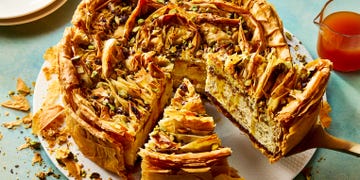 tarta de queso arabe con pistacho, nueces, miel, naranja y masa filo