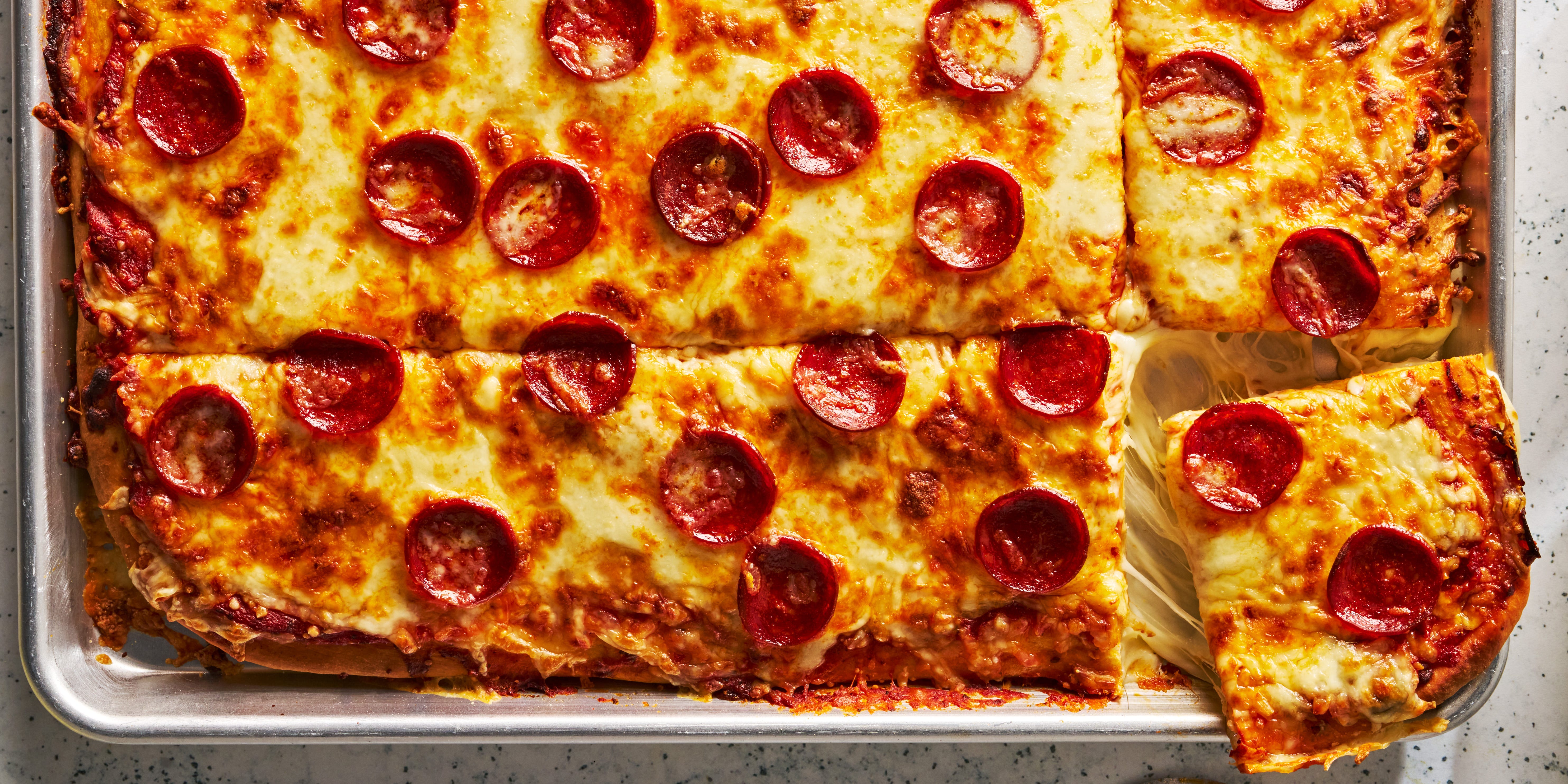 Lunch Lady Sheet-Pan Pizza Is Peak '90s Kid Nostalgia