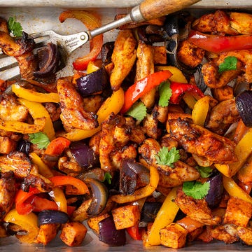 chicken fajita traybake