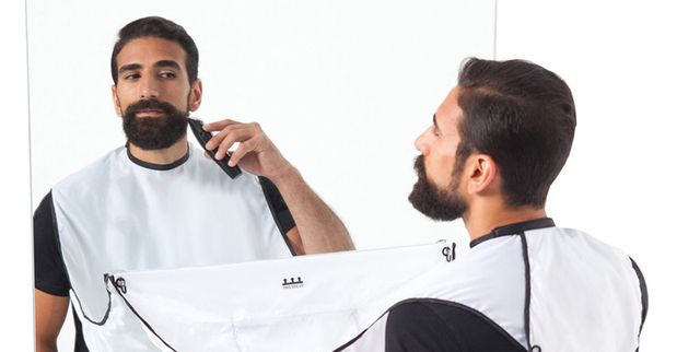 AFEITARSE SIN LLENAR EL BAÑO DE PELOS  Adiós a dejar el baño lleno de pelos  cuando te afeitas la barba: la capa mágica que lo dejará impoluto