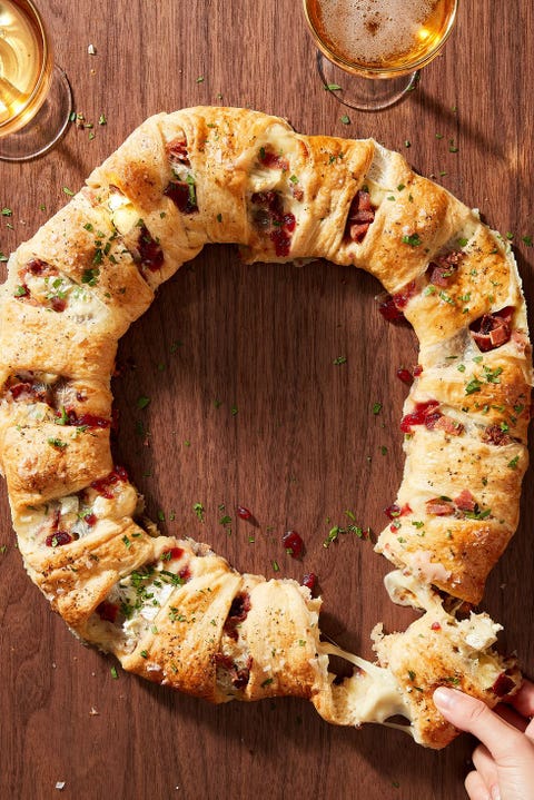 bacon brie crescent wreath