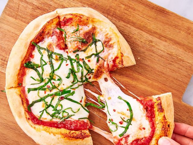 Deluxe Air Fryer 🍕Pizza, We love pizza at home & here's our super easy  recipe for the Deluxe Air Fryer! We added some PC Italian seasoning too, so  yum!😋 #dineinnotout #everydaywins