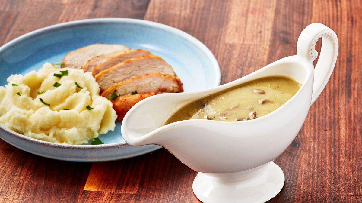 preview for Don't Toss The Giblets! Use Them To Create A Next Level Gravy