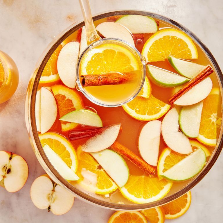 Thanksgiving Punch For A Crowd {4 Ingredients!} - The Gay Globetrotter