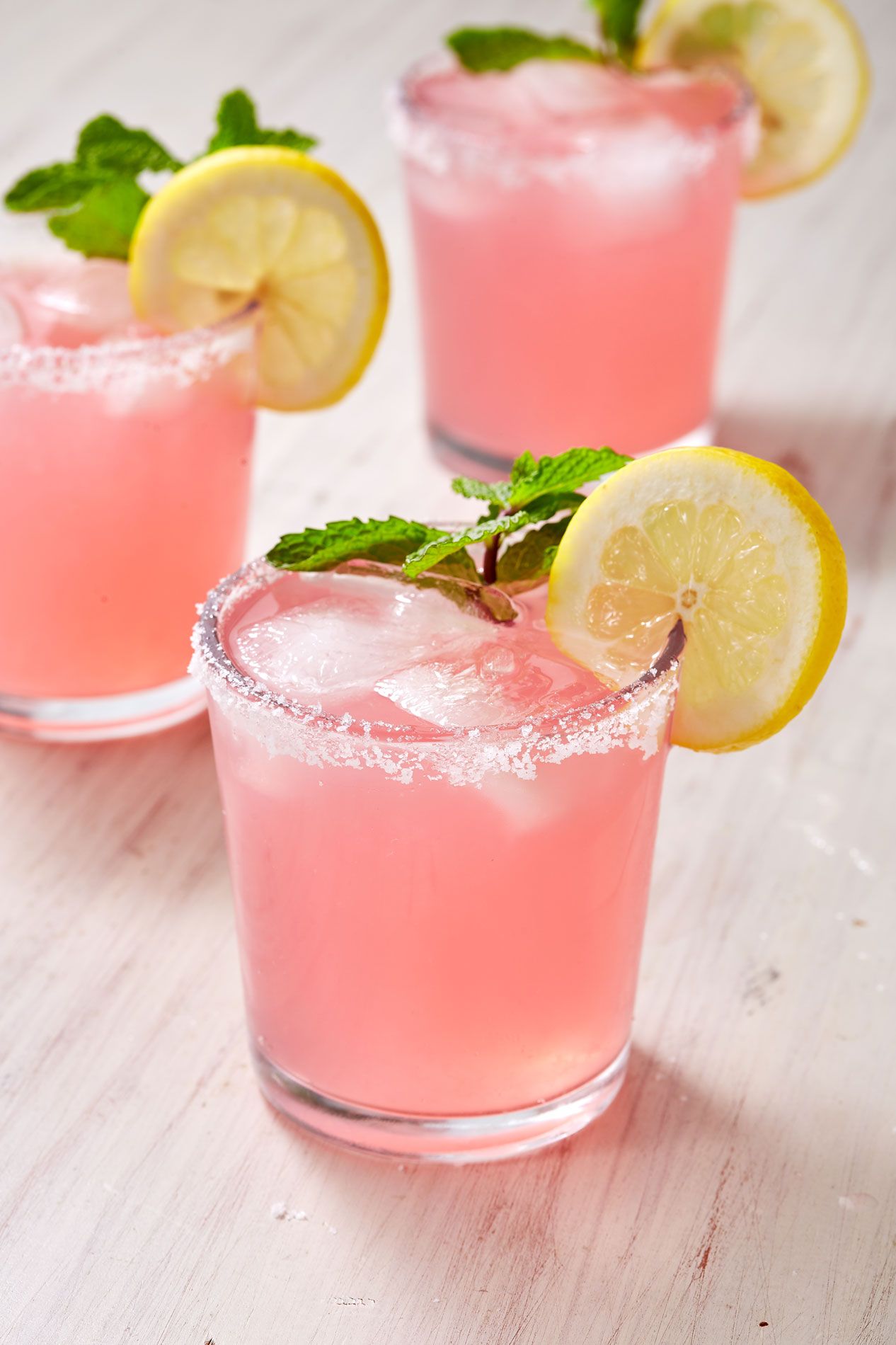 32 Spiked Recipes - Ideas for Boozy Alcoholic Lemonades