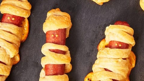 Video player poster image preview for Mummy Hot Dogs Will Disappear In Seconds At Your Halloween Party