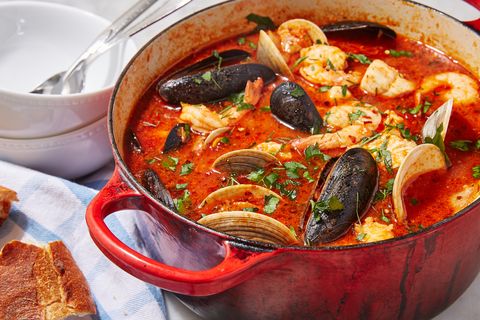 Dish, Food, Cuisine, Bouillabaisse, Ingredient, Red curry, Meat, Stew, Produce, Maeuntang, 