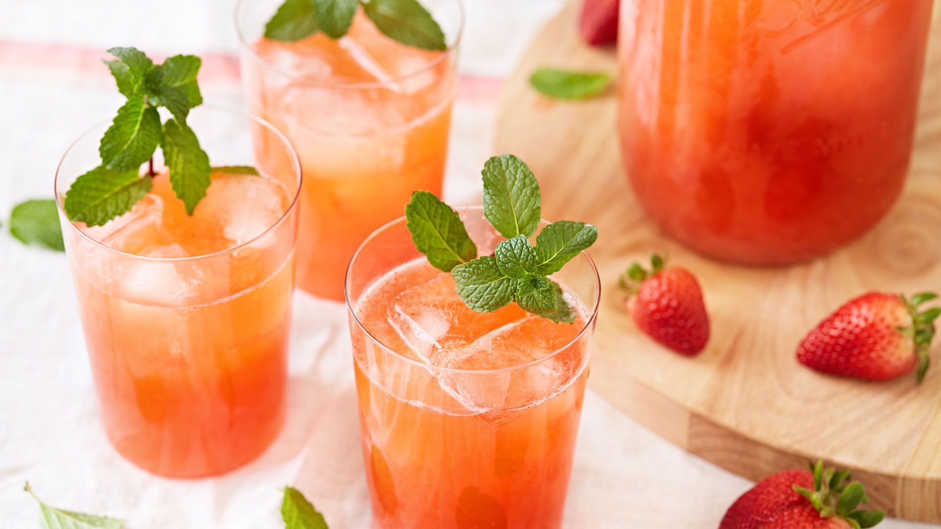The Best Citrus Strawberry Mocktail Recipe - Play Party Plan