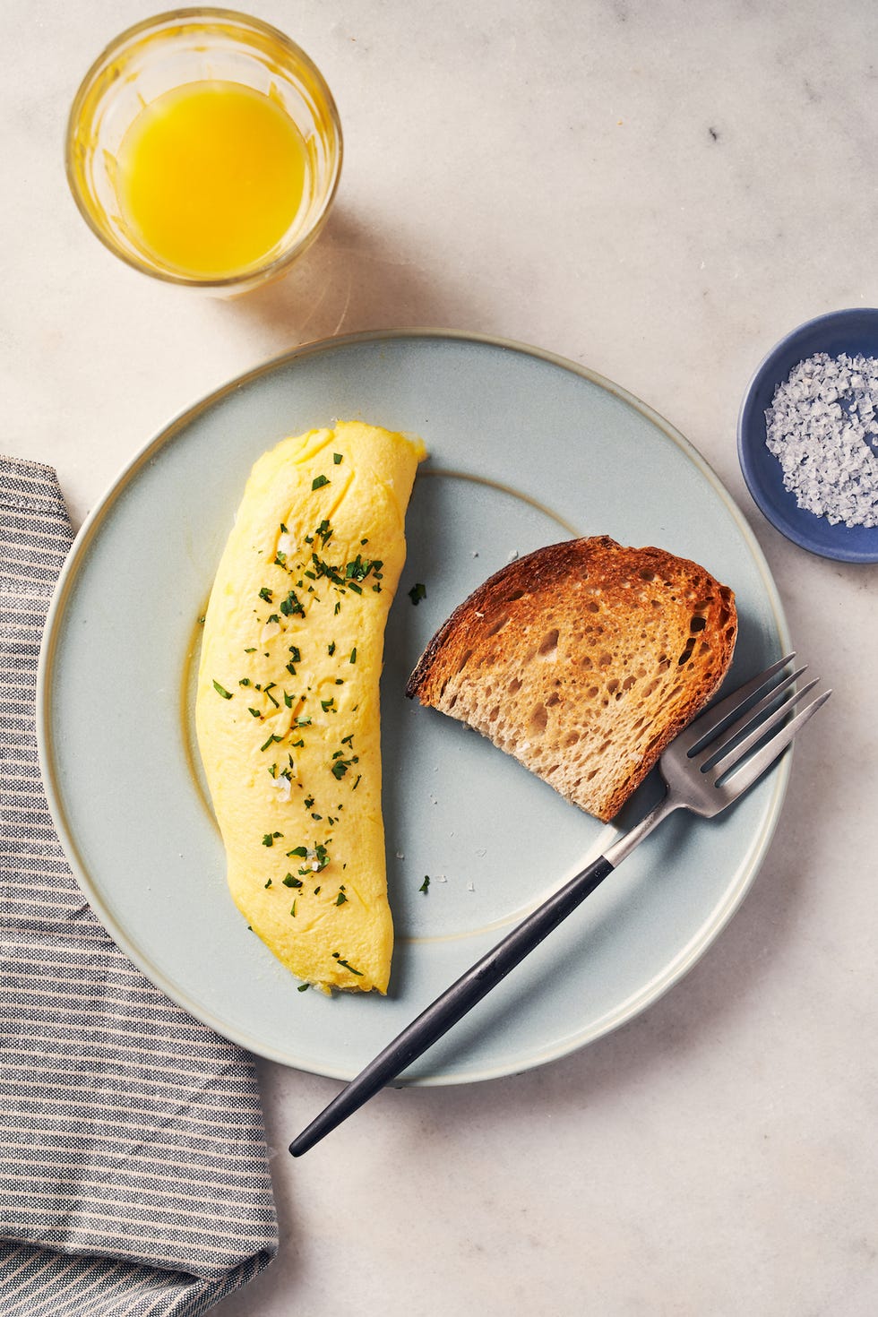 french omelet with toast