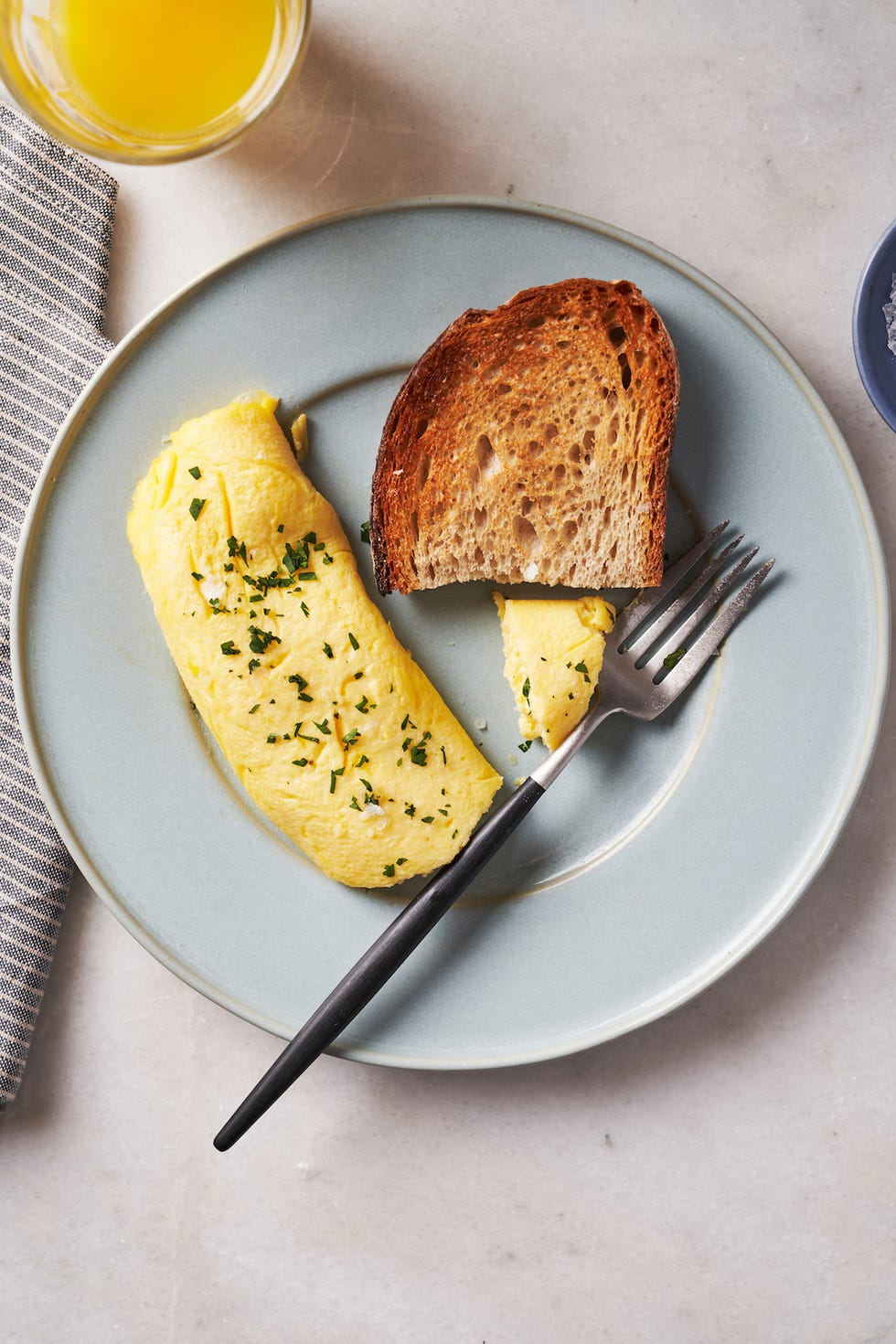 french omelet with toast