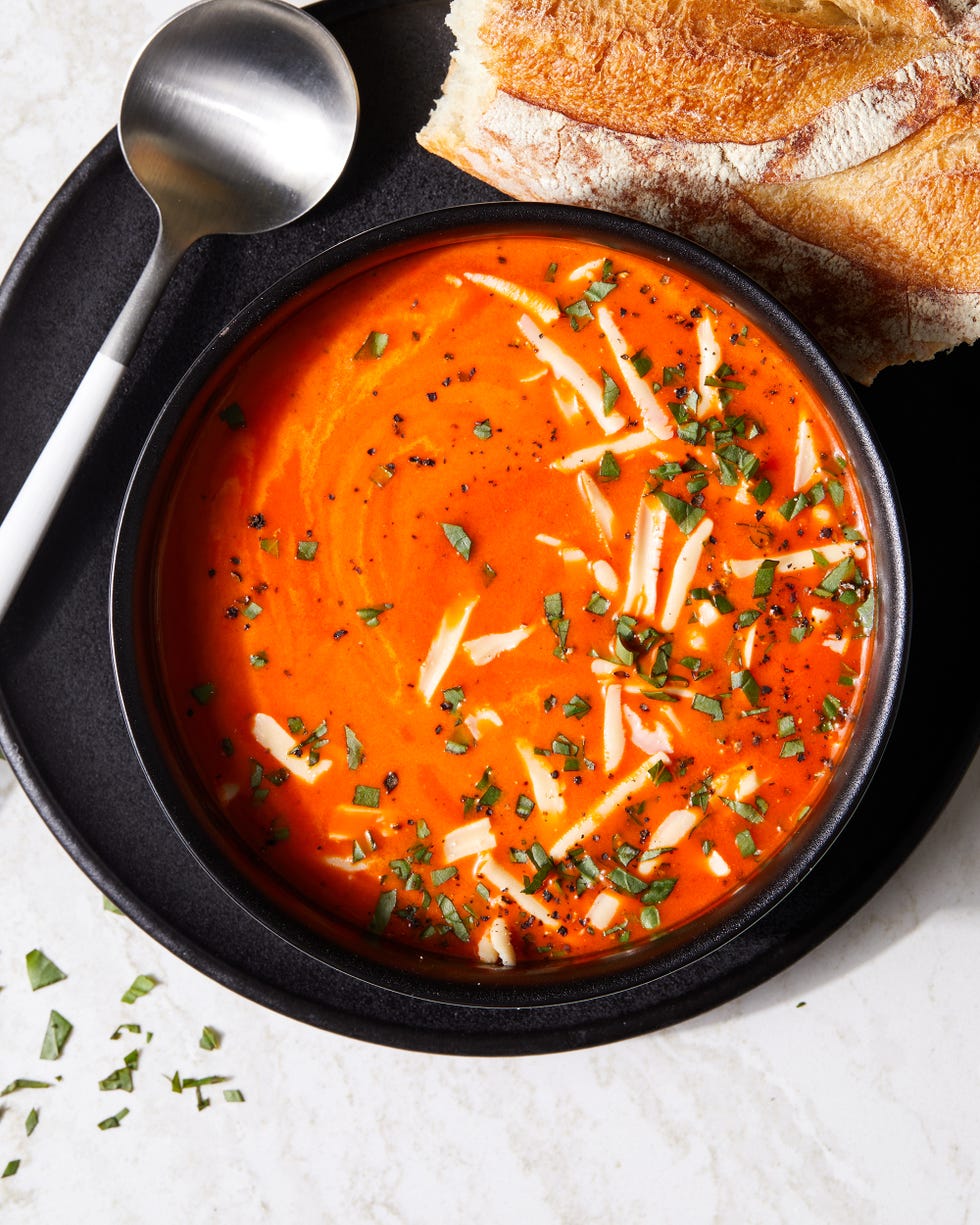 roasted red pepper soup with gouda