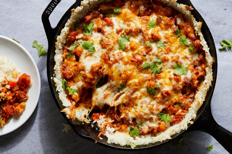 cheesy chorizo, chickpea and crispy rice skillet