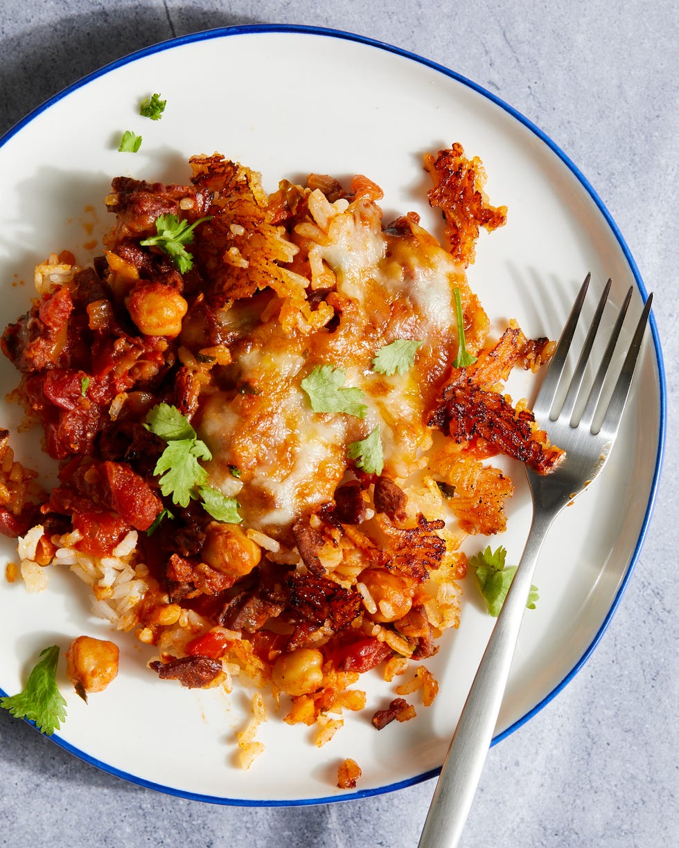 cheesy chorizo, chickpea and crispy rice skillet