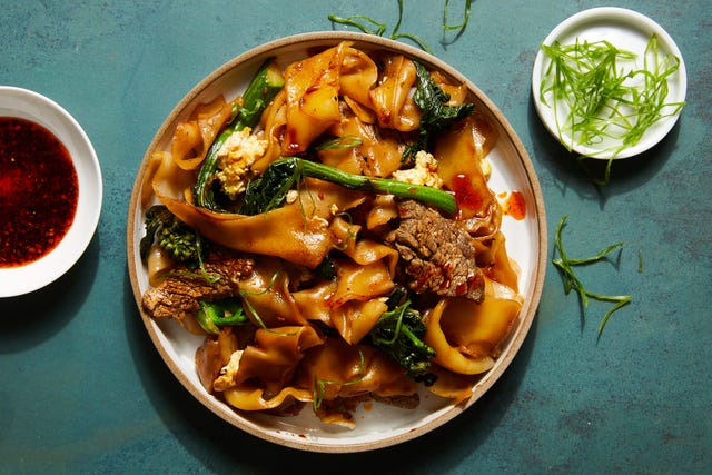 steak pad see ew with chinese broccoli and egg