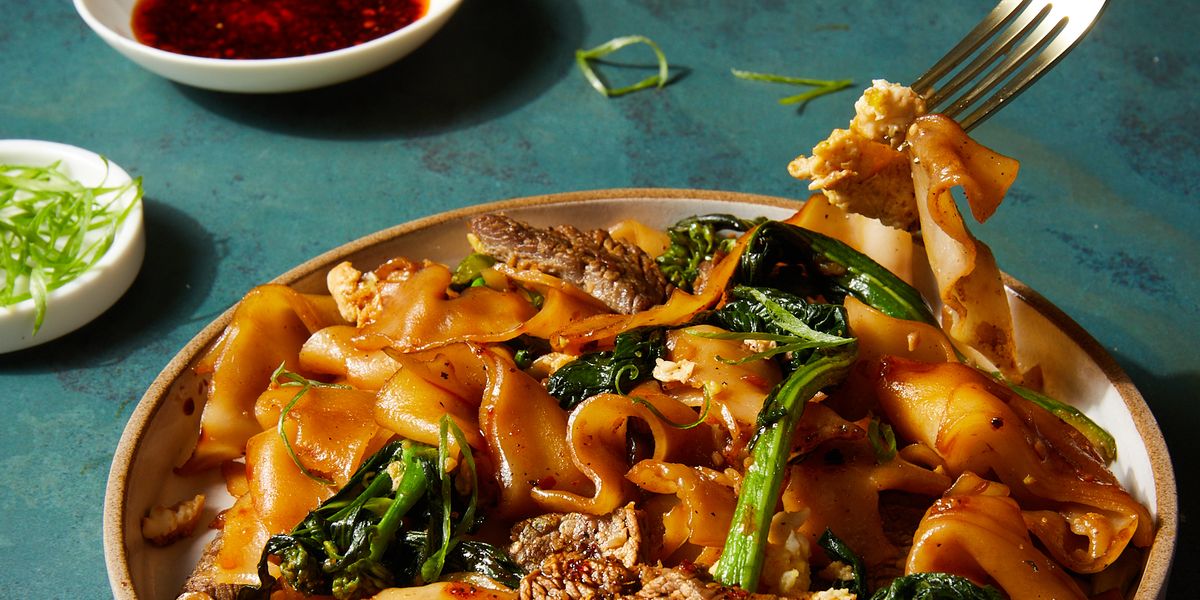 steak pad see ew with chinese broccoli and egg