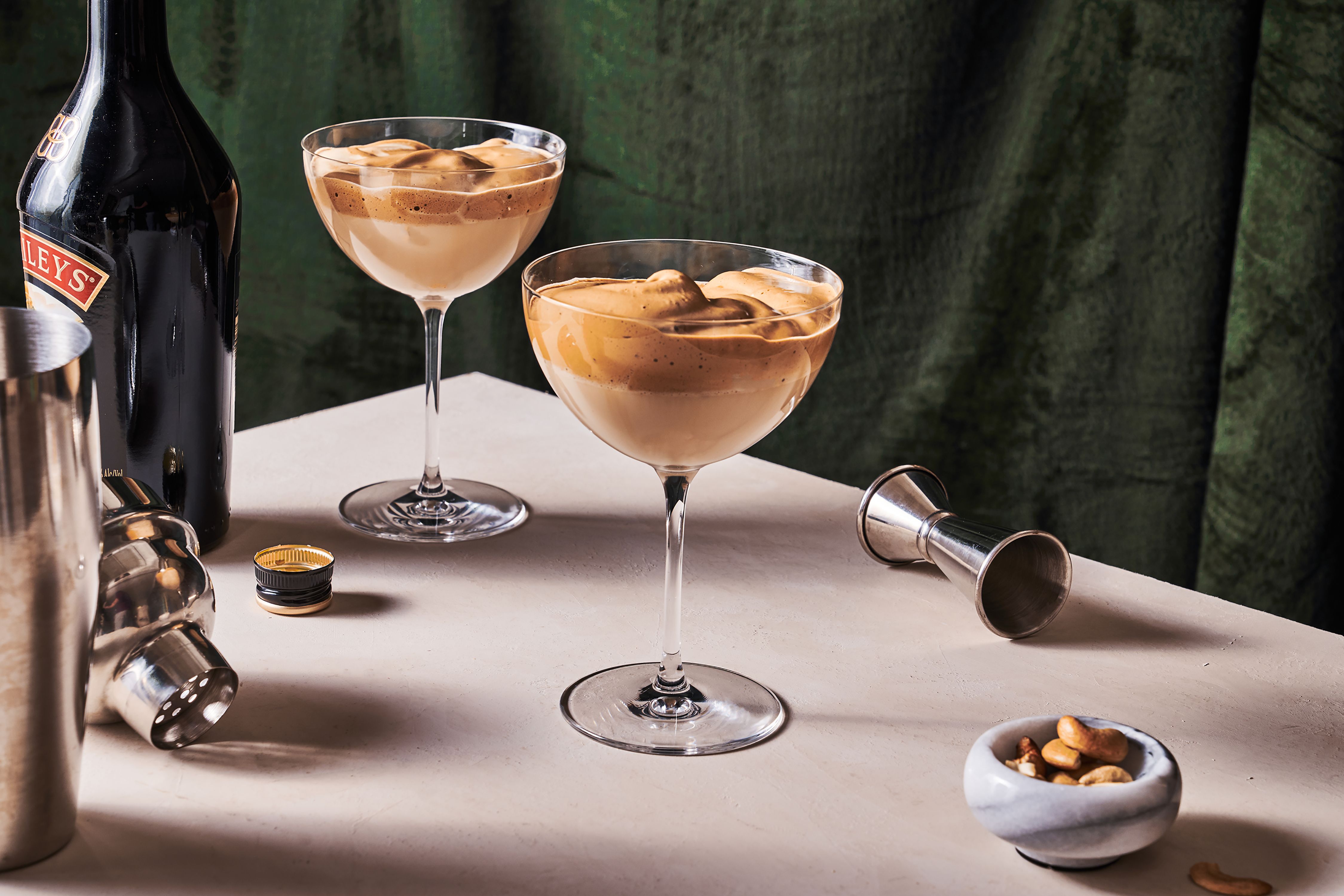 Martini – kungen av cocktails  Bästa receptet på Espresso Martini - Taysta